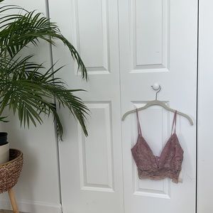 Tobi Lauren lace cropped top color mauve / lilac size large